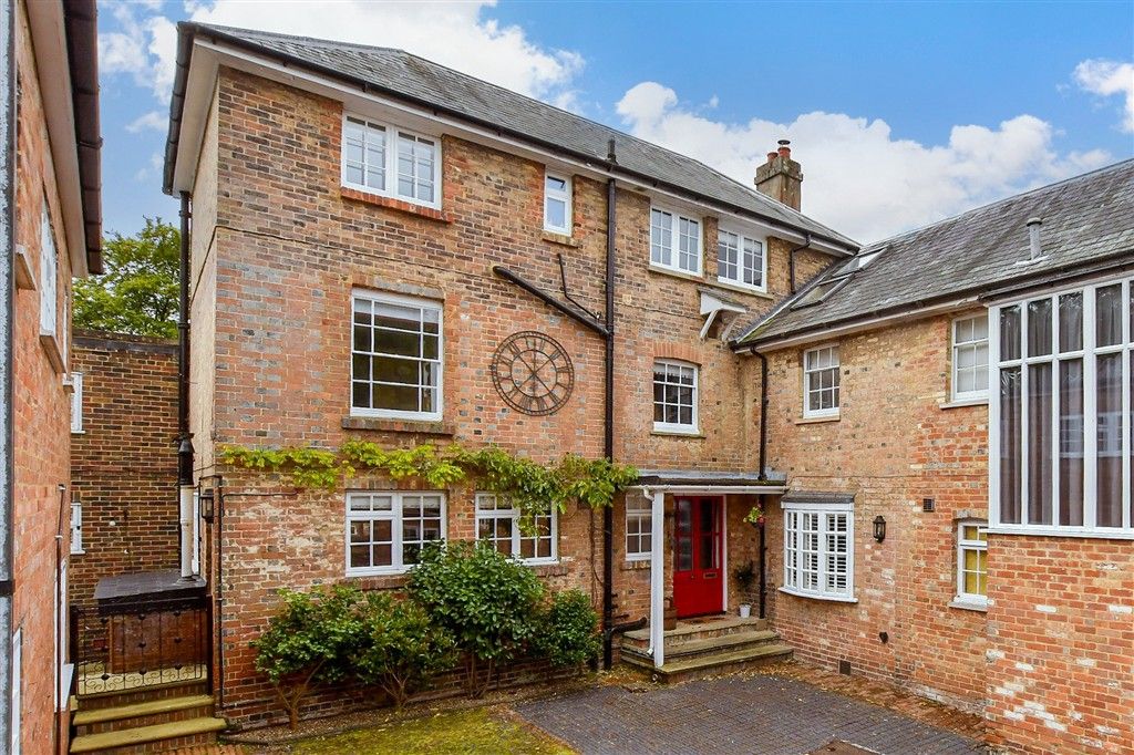 Property photo 2 of 25 External (Web)