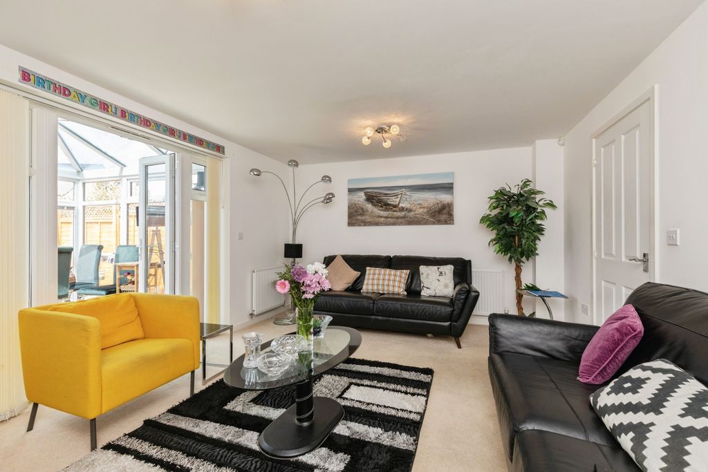 Property photo 3 of 21