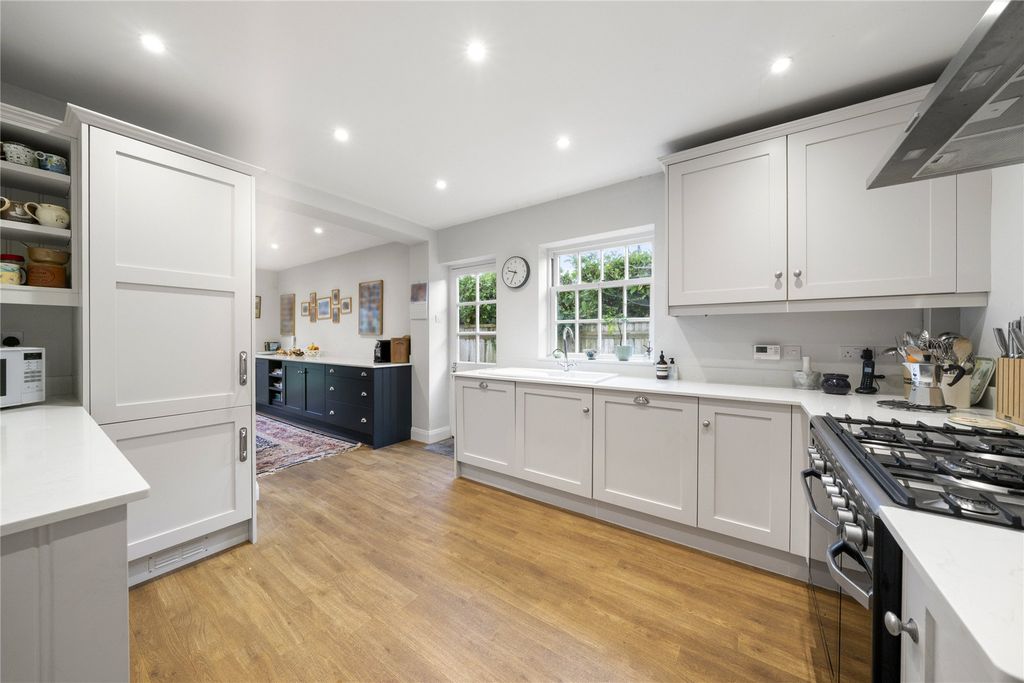 Property photo 3 of 15 Kitchen