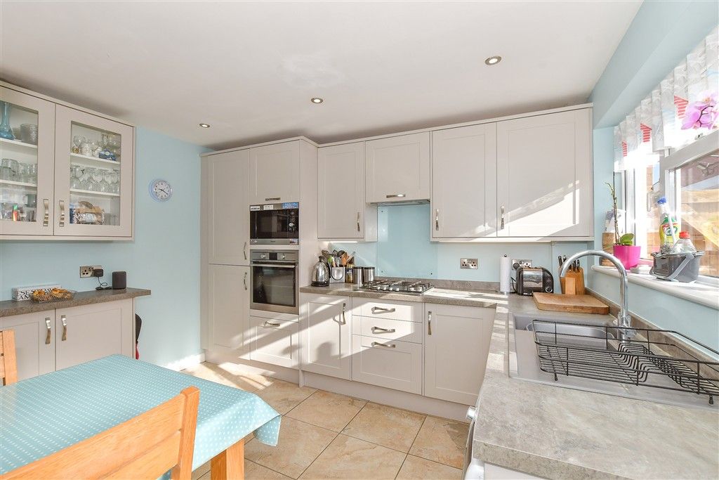 Property photo 1 of 9 Kitchen