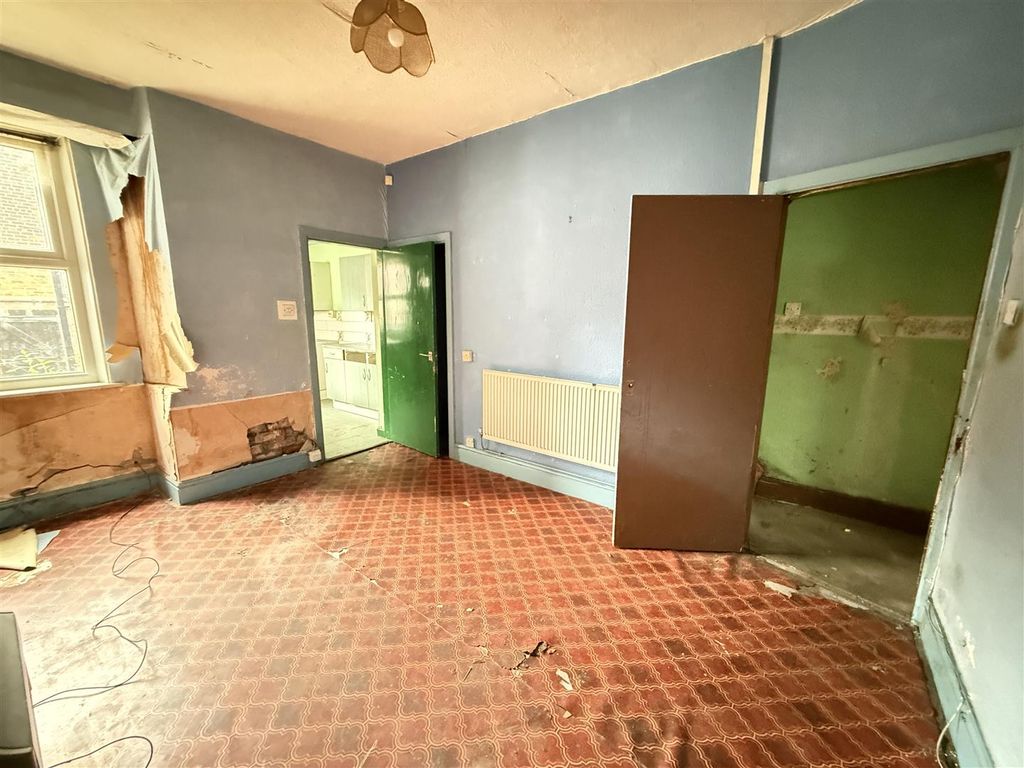 Property photo 3 of 13