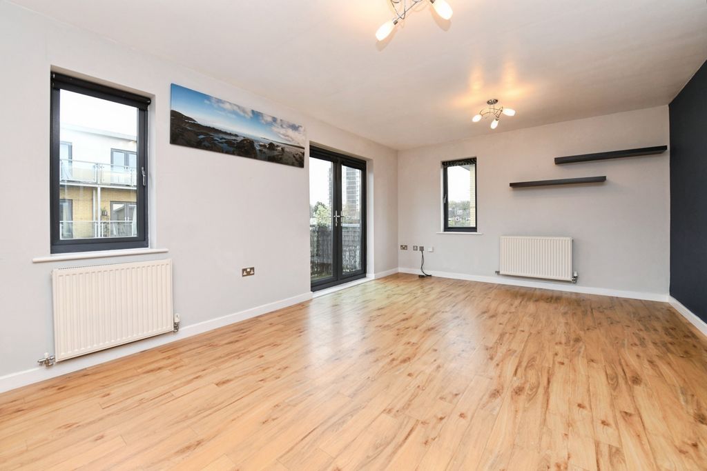 Property photo 2 of 9