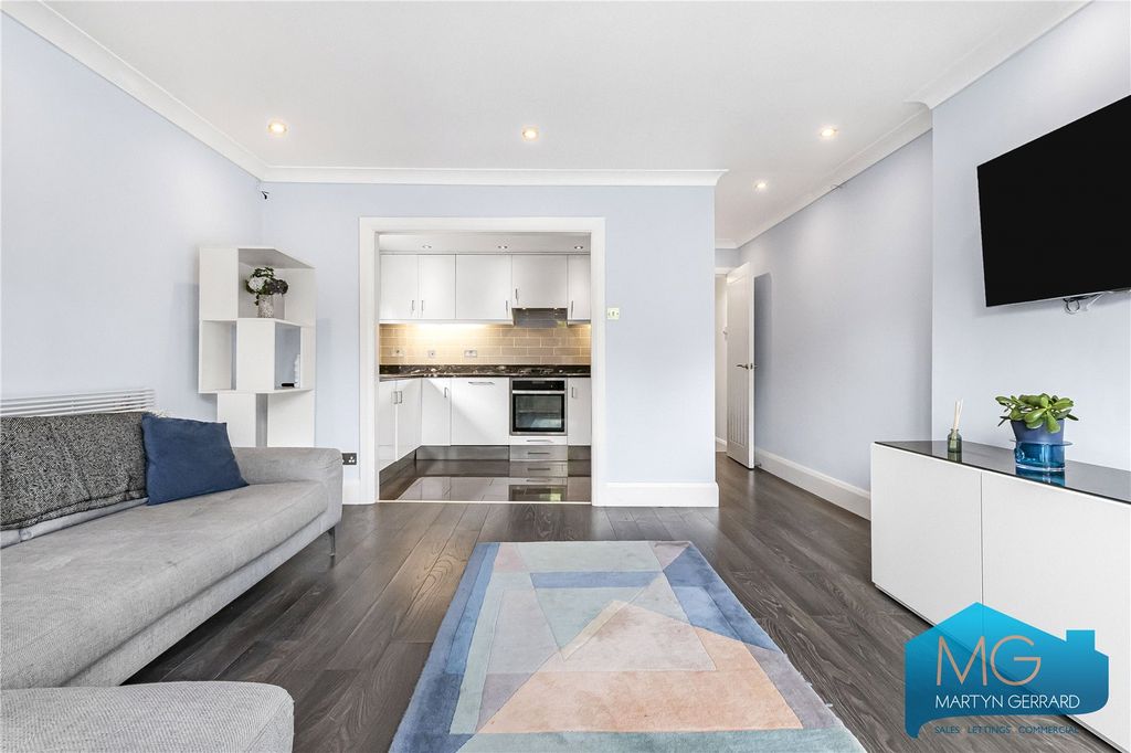 Property photo 2 of 21 Picture No. 23