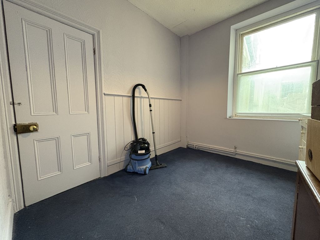 Property photo 3 of 16 Gallery