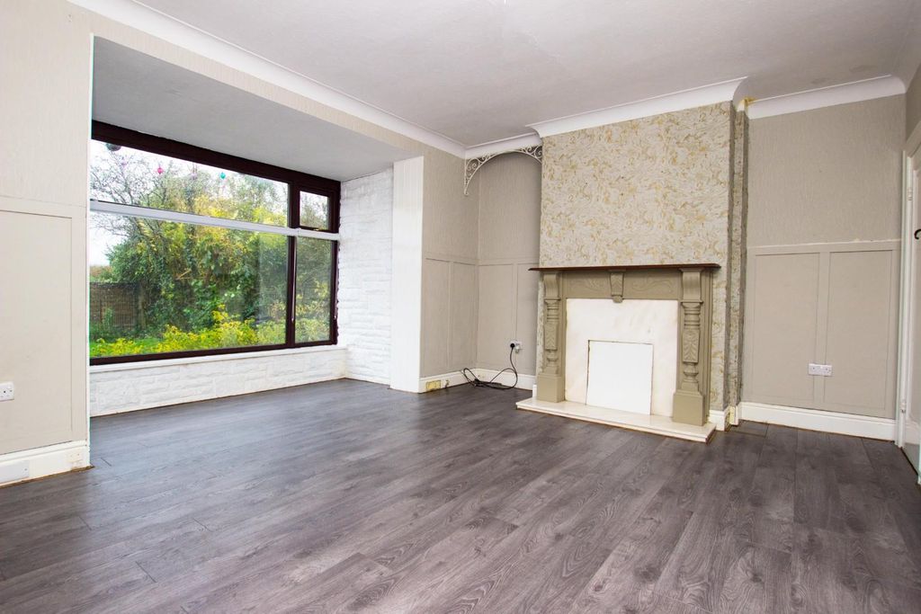 Property photo 2 of 10 Sandy Lane (4).Jpg