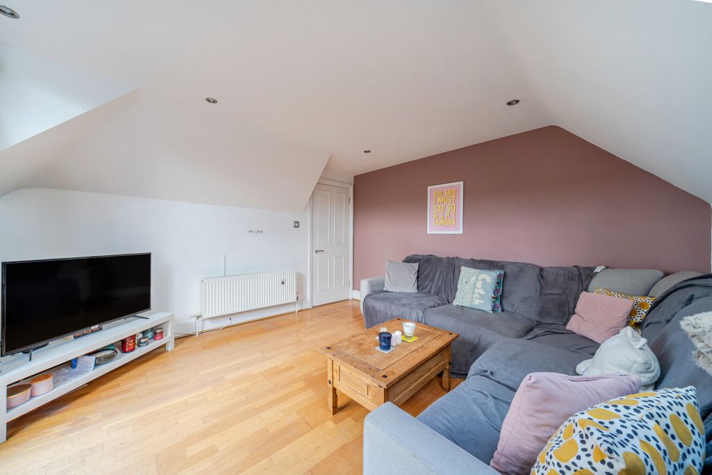 Property photo 2 of 12 1508801-10-6A86E0...