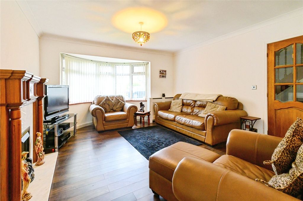 Property photo 3 of 27 Living Room