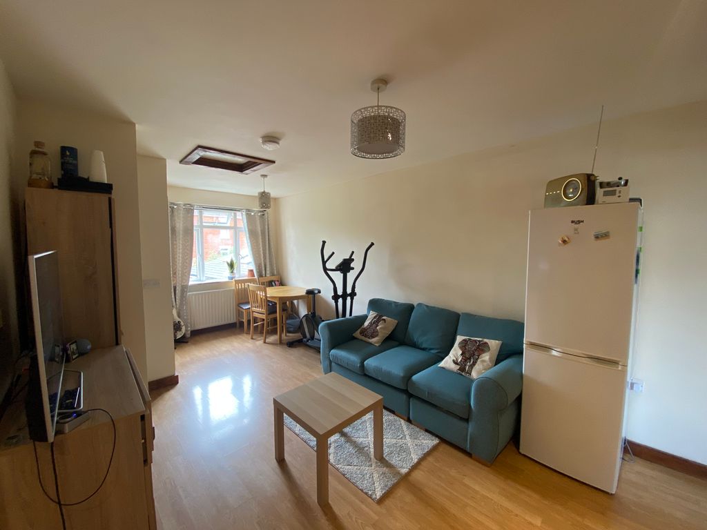 Property photo 1 of 5 Living Room