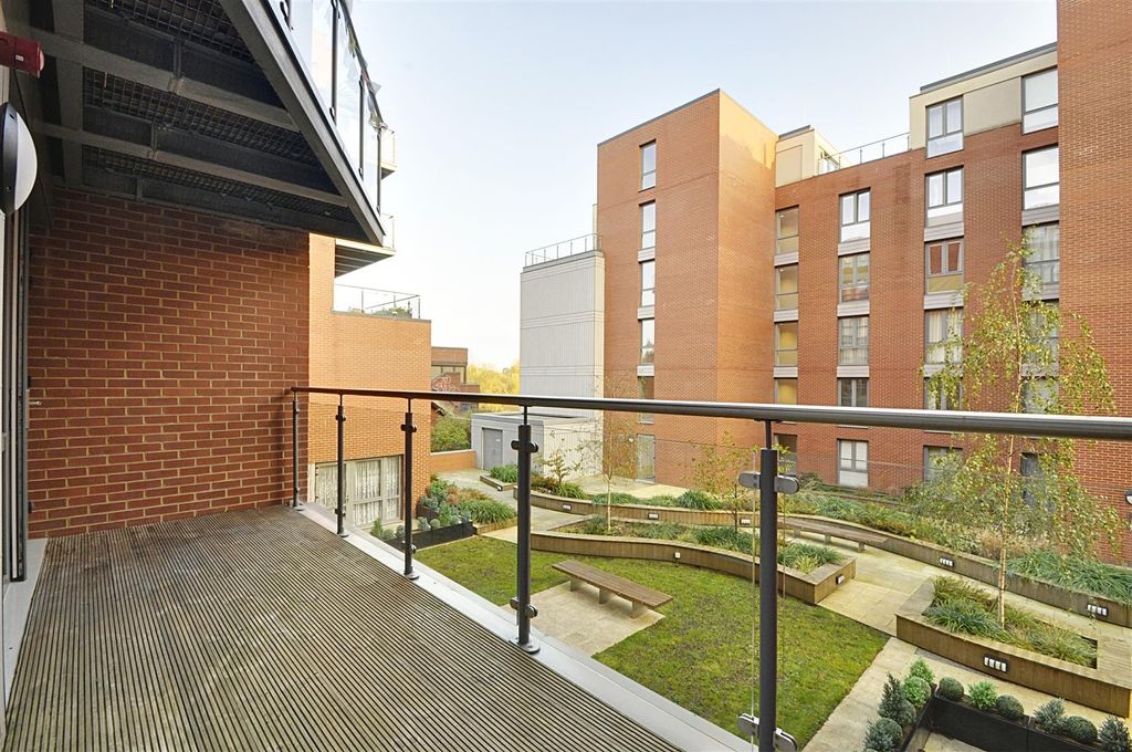 Property photo 3 of 8 5