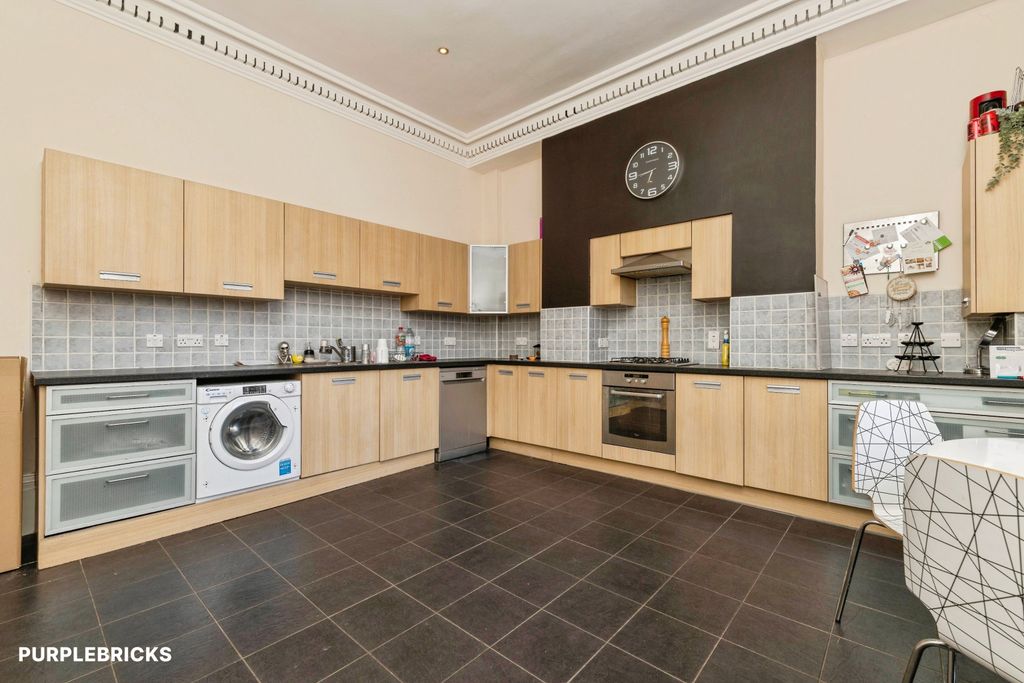 Property photo 2 of 21 Kitchen