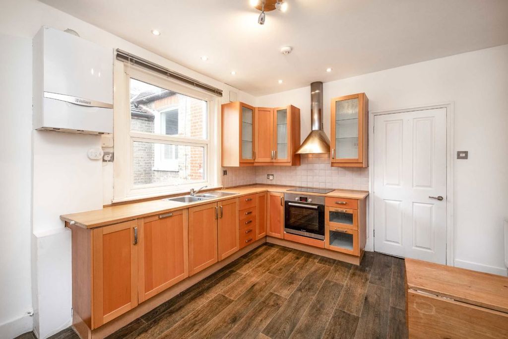 Property photo 3 of 5