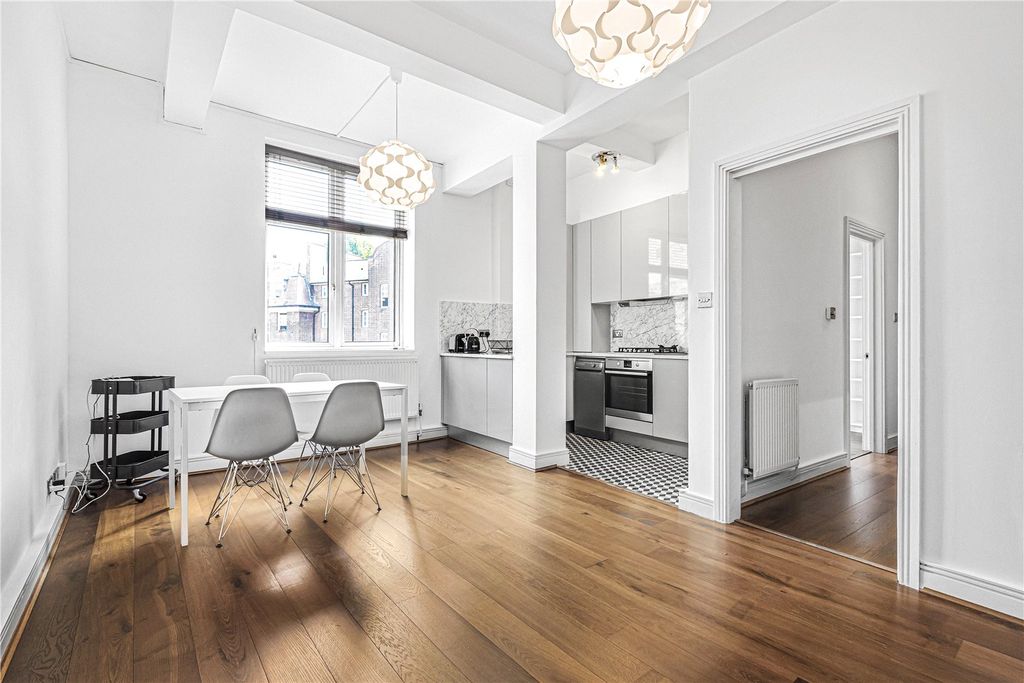 Property photo 1 of 16 Recpetion Room