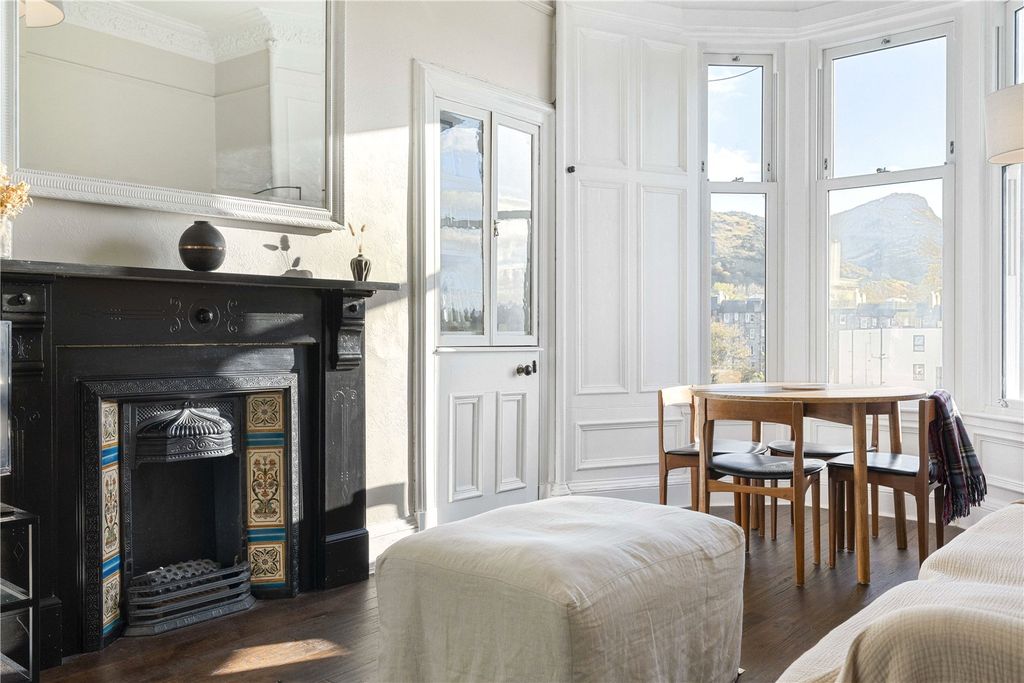 Property photo 2 of 17 Living Room