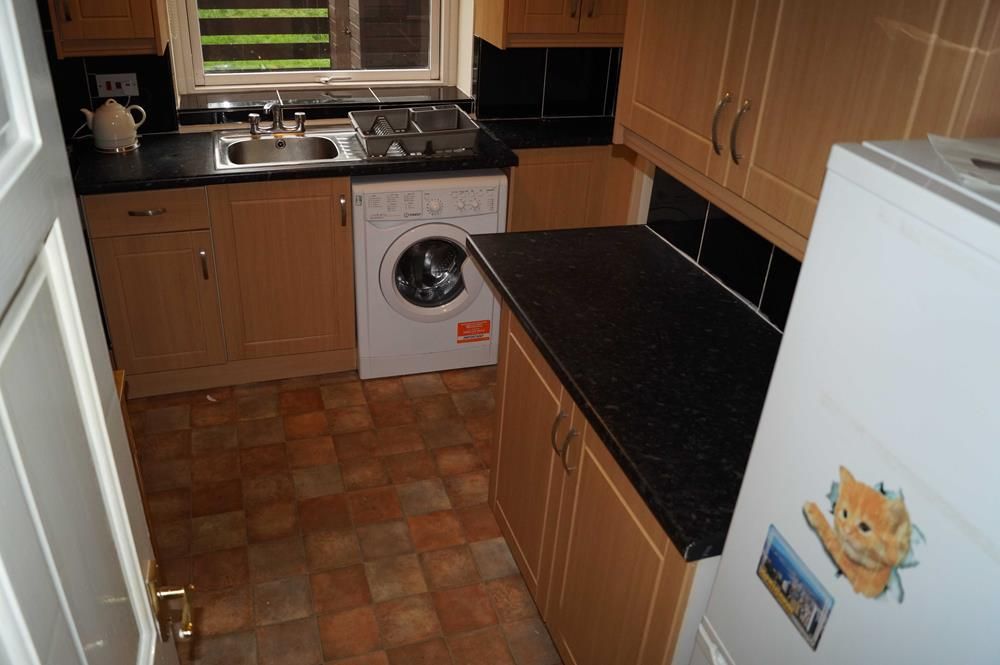 Property photo 2 of 7 Kitchen