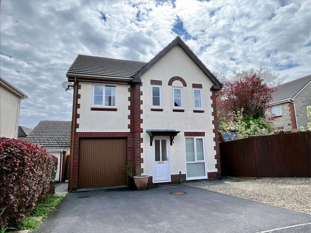 Property photo 1 of 27
