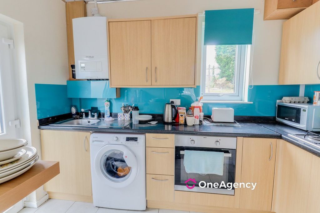 Property photo 3 of 14