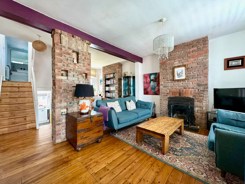 Property photo 2 of 13