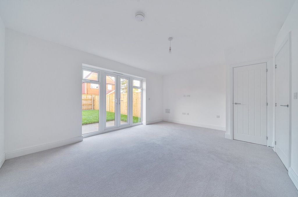 Property photo 2 of 10 Picture No. 21