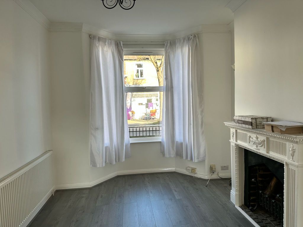 Property photo 2 of 8
