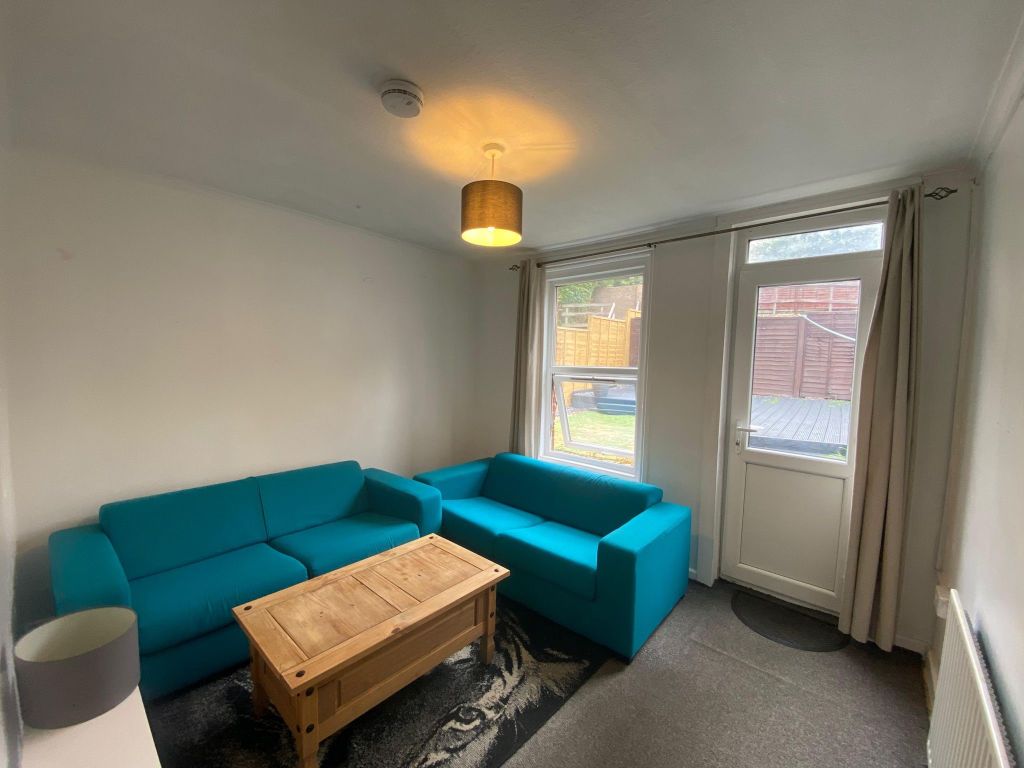 Property photo 3 of 9 Lounge