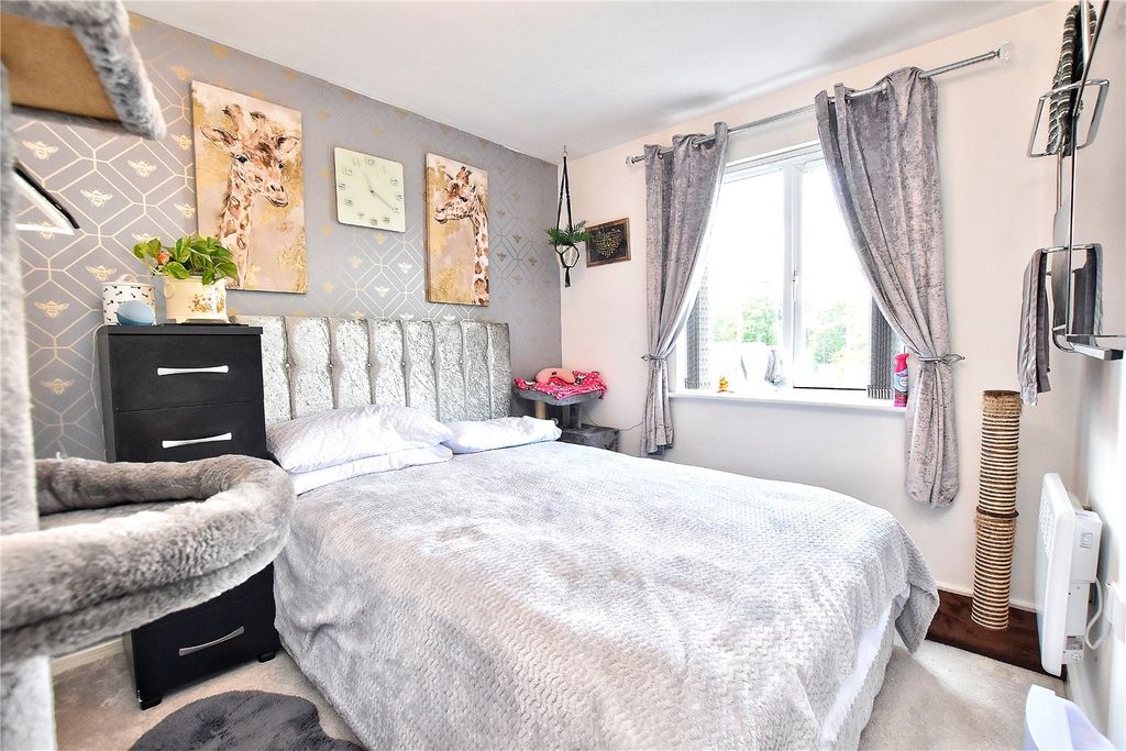 Additional image 8 of 2 bed flat for saleSydney Barnes Close, Castleton, Rochdale, Greater Manchester OL11