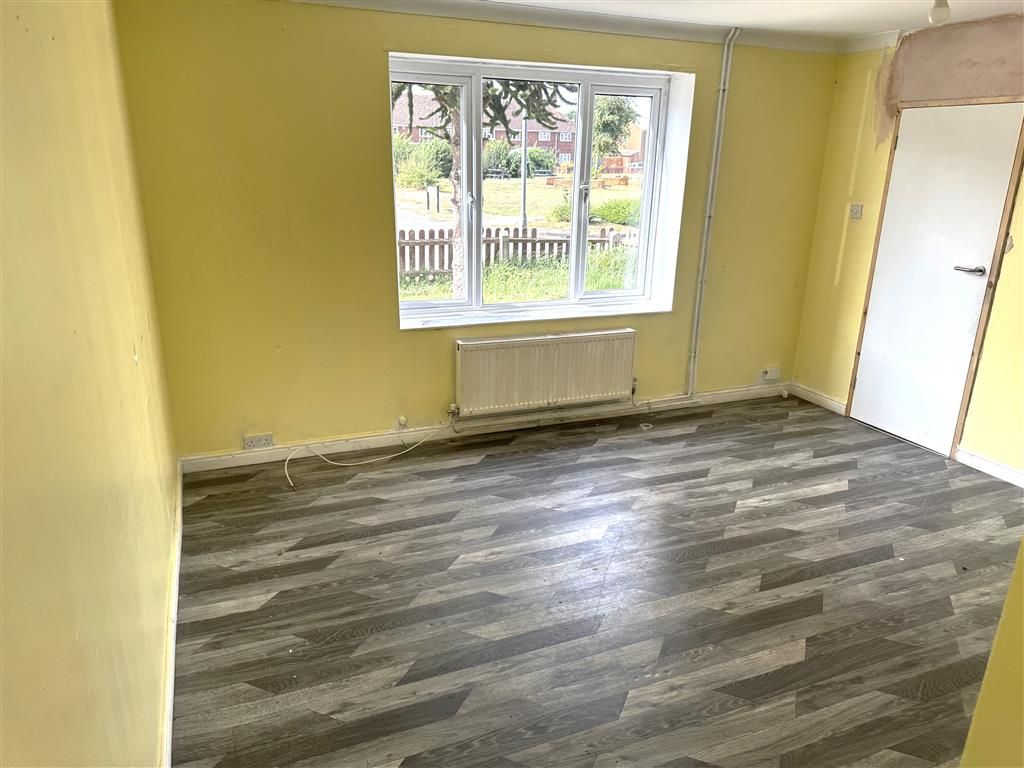 Property photo 3 of 10 Living Room