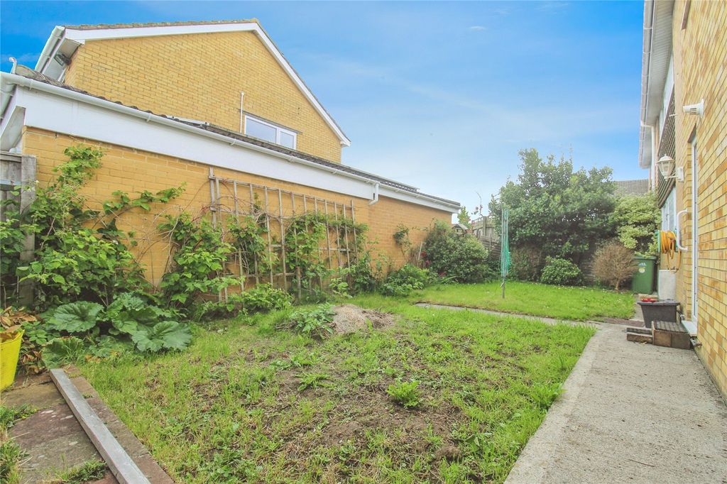 Property photo 2 of 17 Picture No. 03