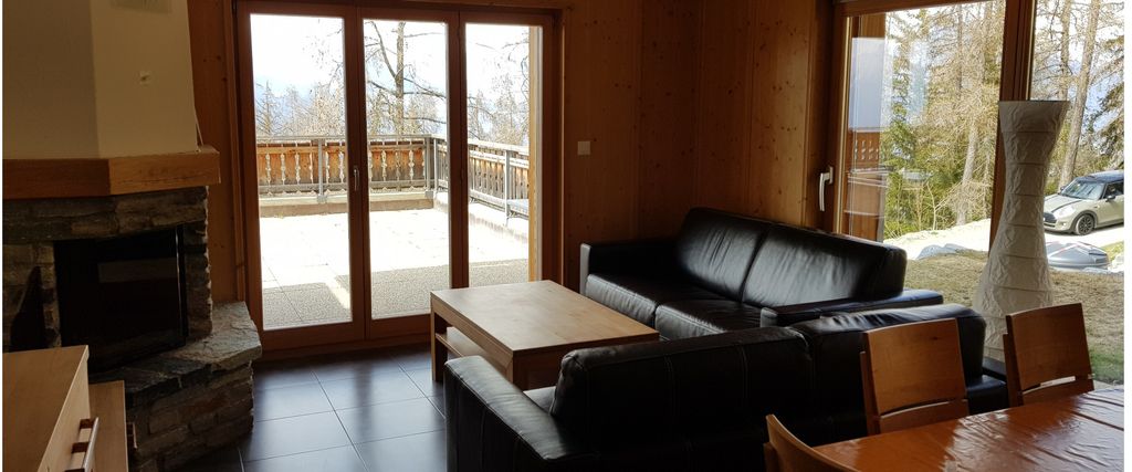 Property photo 2 of 18