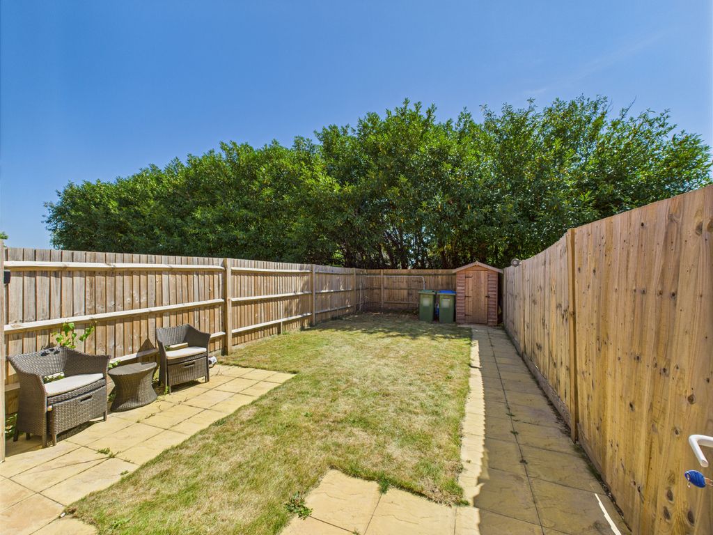 Property photo 2 of 12 Garden