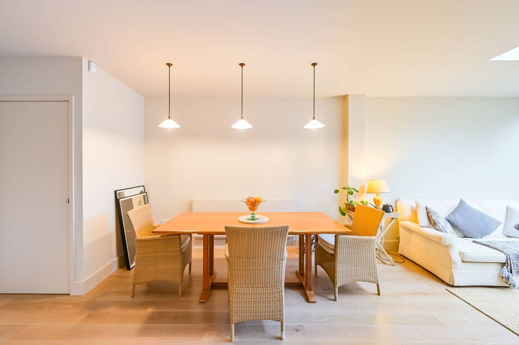 Property photo 1 of 30