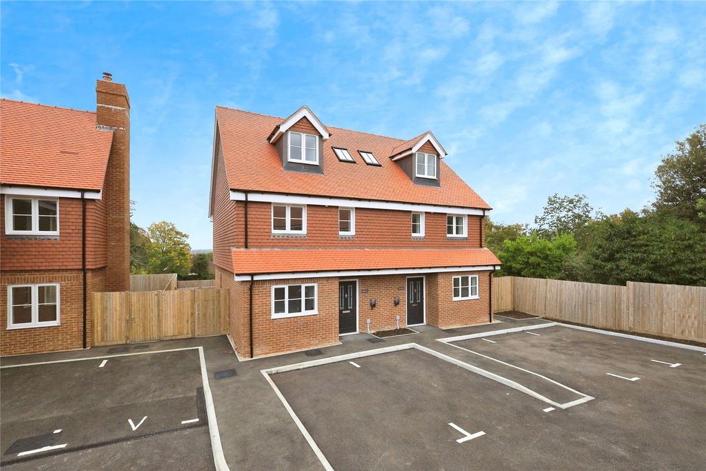 Property photo 1 of 16 Picture No. 18