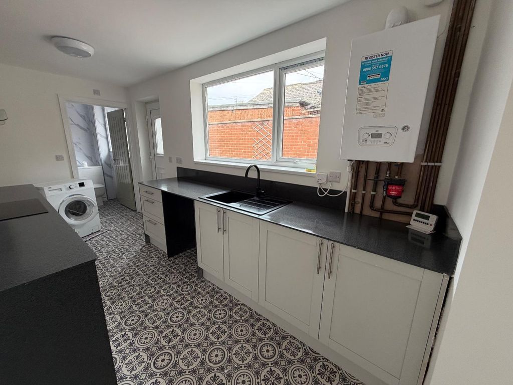 Property photo 2 of 11 Tempimage3K2T7S.Jpg