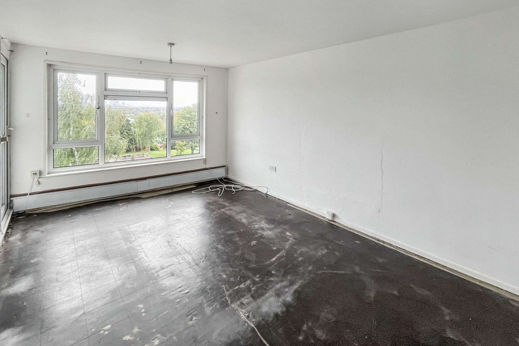 Property photo 2 of 16 29 St Paulinus Court, Manor Road, Crayford, Dartford, Da1 4Ep