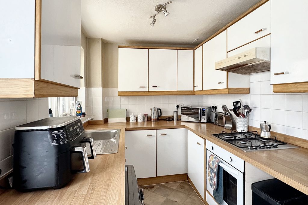 Property photo 2 of 13 Img_1805