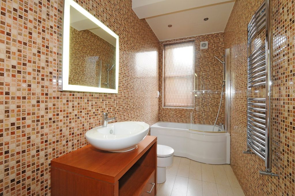 Property photo 3 of 5 Bathroom