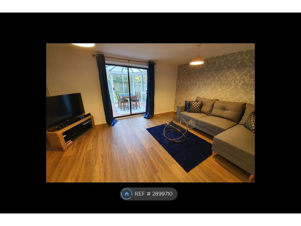 Property photo 2 of 13 Lounge