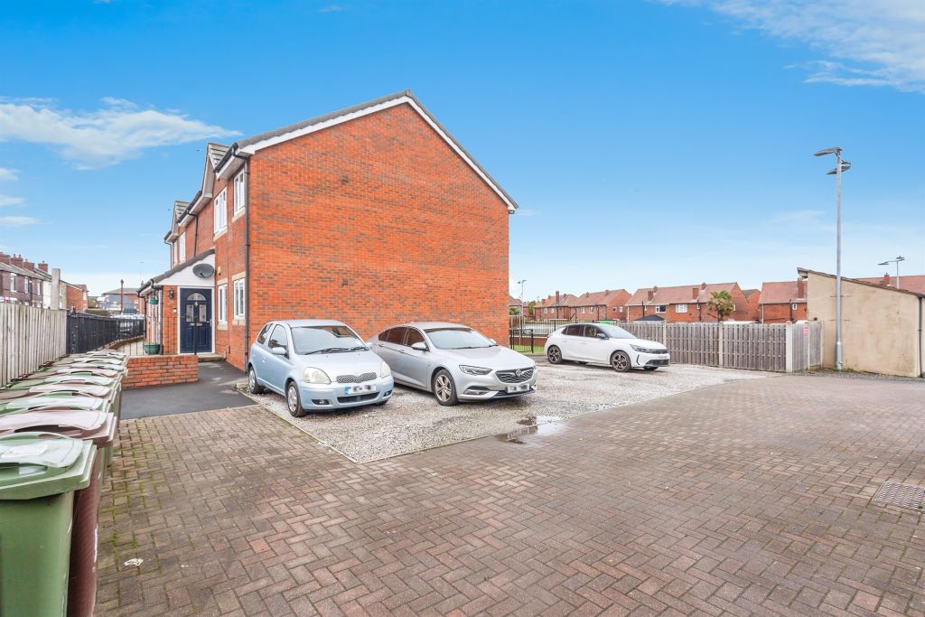 Property photo 3 of 14