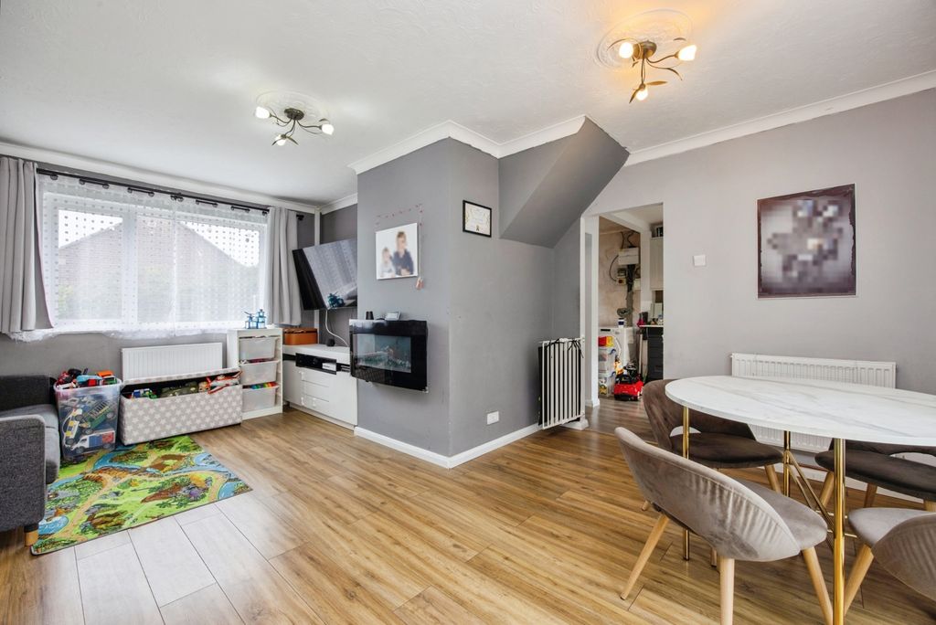 Property photo 2 of 20 Pbox-Img.Jpg