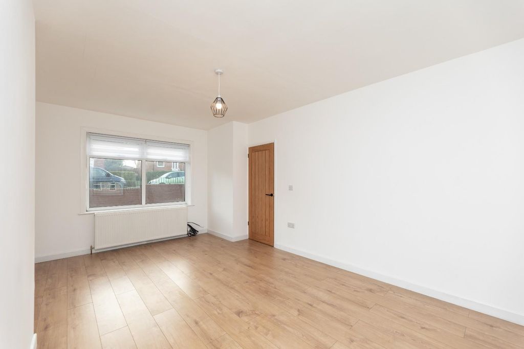 Property photo 3 of 12 5C5A1203.Jpg