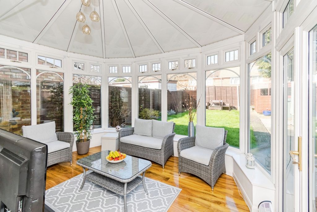 Property photo 3 of 18 Pbox-Img.Jpg