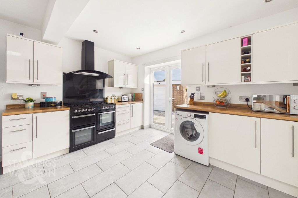 Property photo 3 of 30