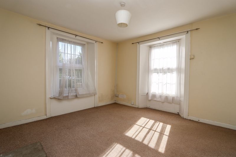 Property photo 2 of 10 Sitting Room