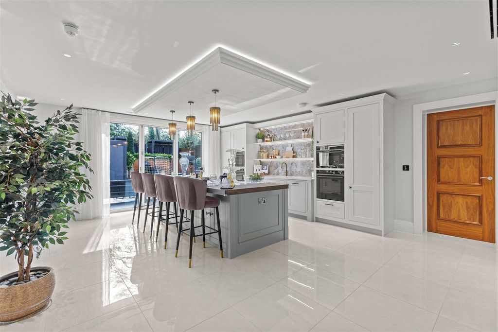 Property photo 3 of 41 Img_4945.Jpg