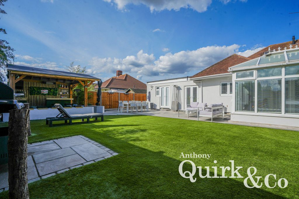 Property photo 2 of 23