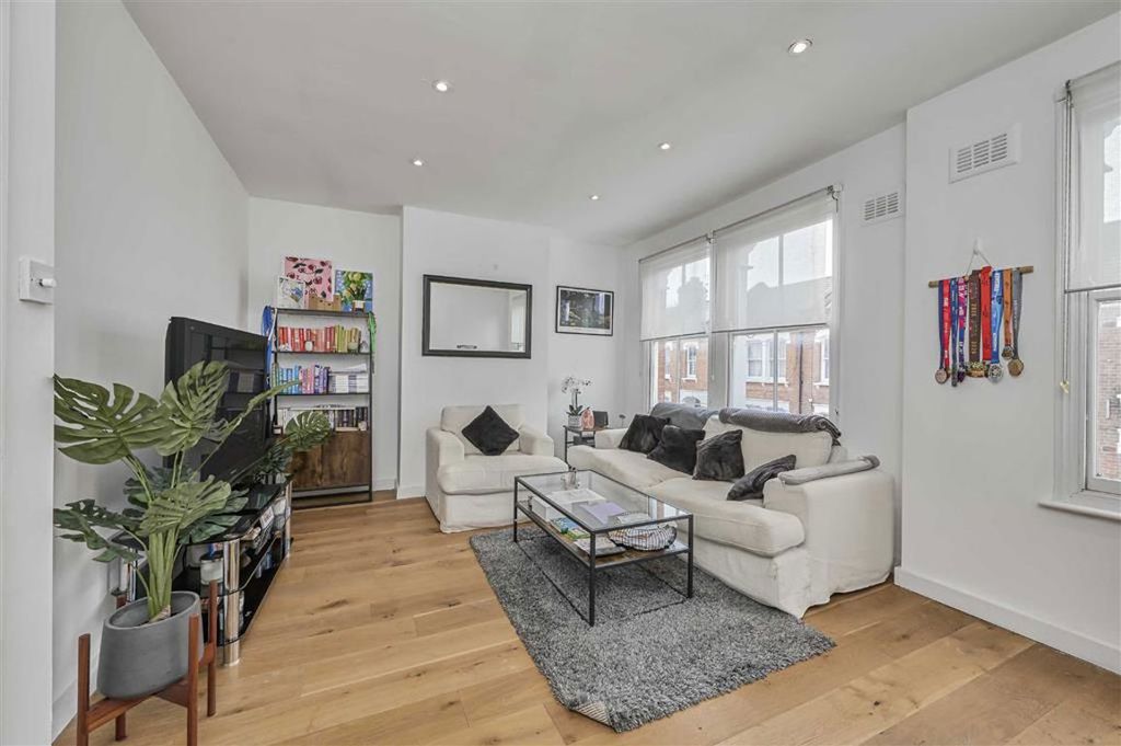 Property photo 2 of 8