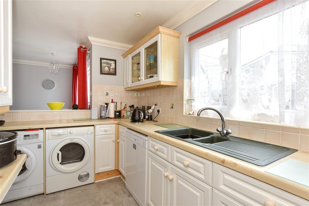 Property photo 2 of 16 Kitchen