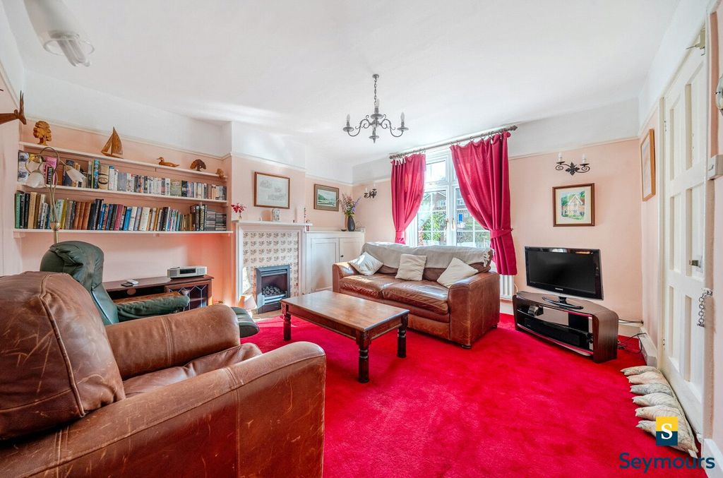 Property photo 3 of 23 Living Room