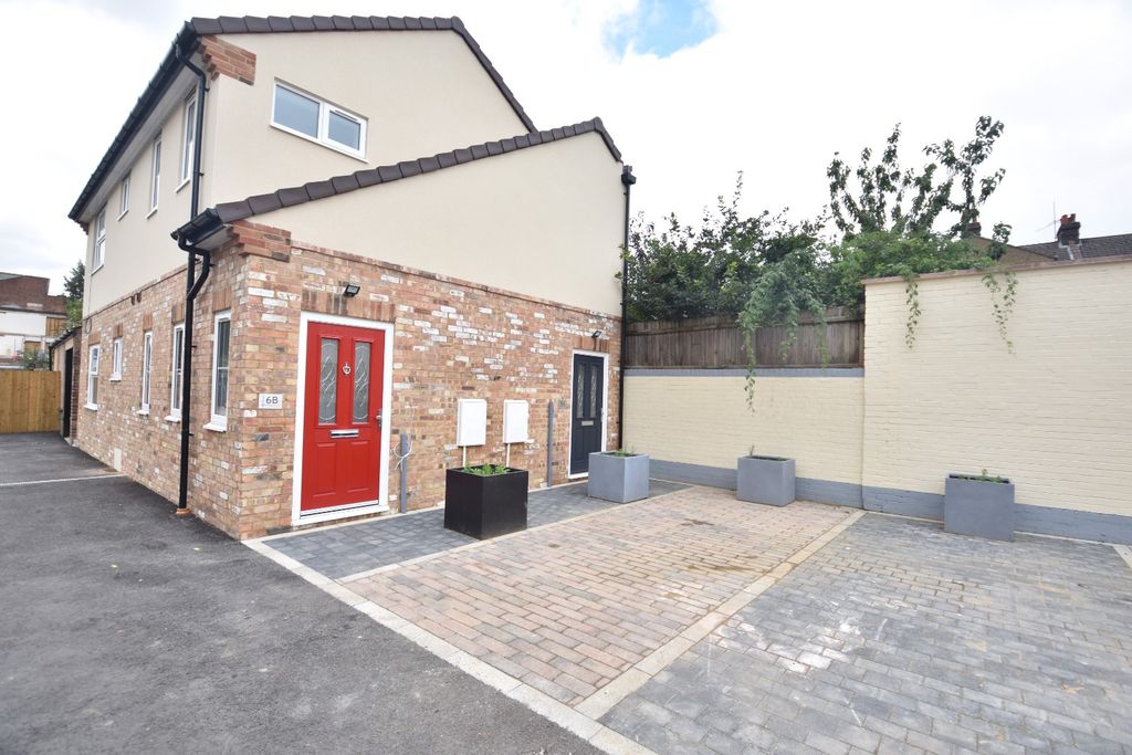 Property photo 1 of 6 2672891