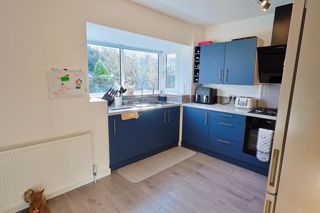 Property photo 3 of 15 Kitchen