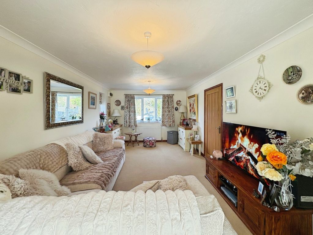 Property photo 2 of 23 4999034